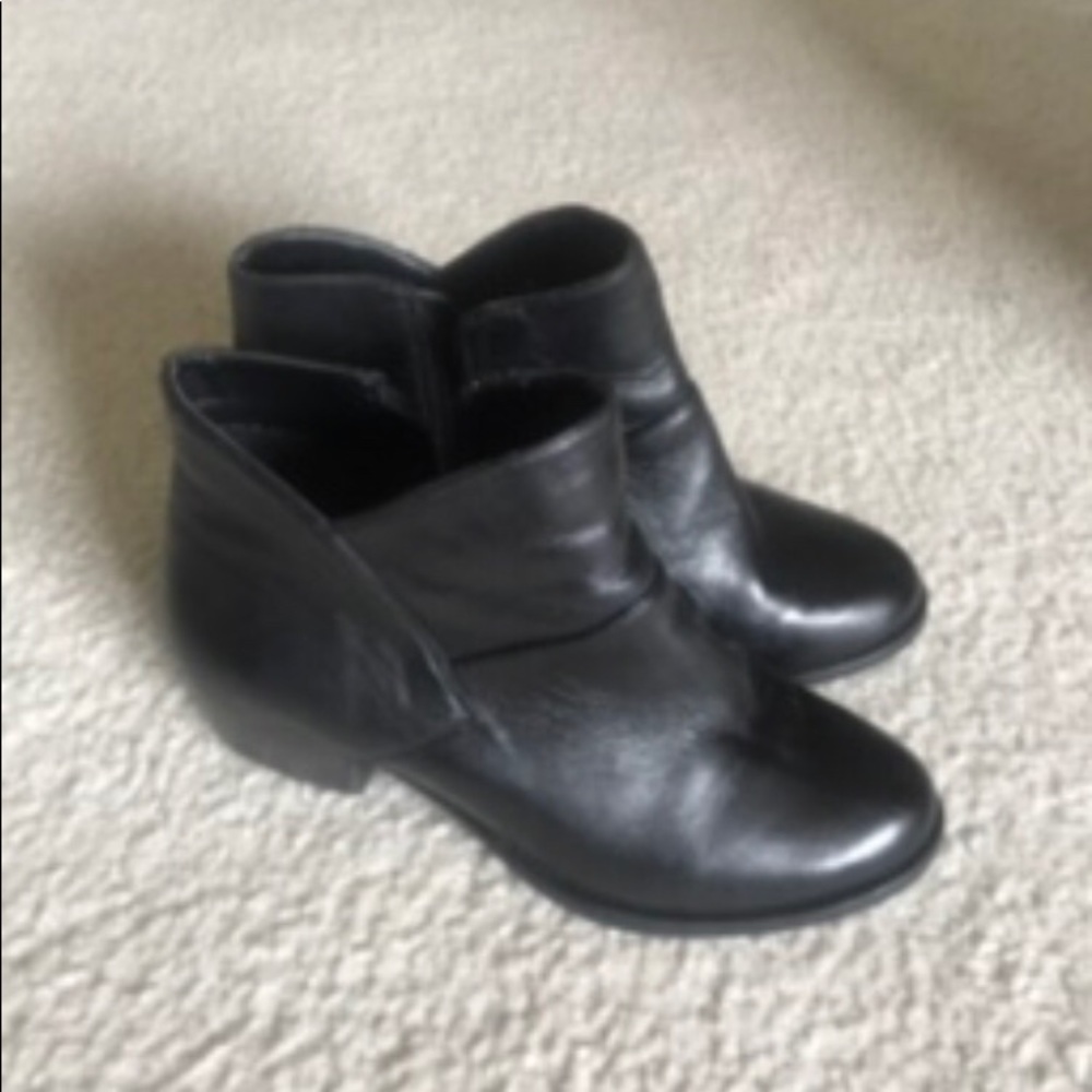 Jessica Simpson short Boots